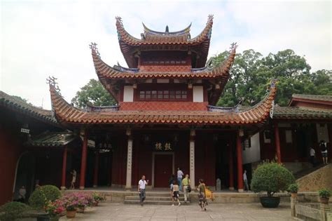 鼓山景区以古刹涌泉寺为中心，是福州最著名的风景区之一-搜狐大视野-搜狐新闻