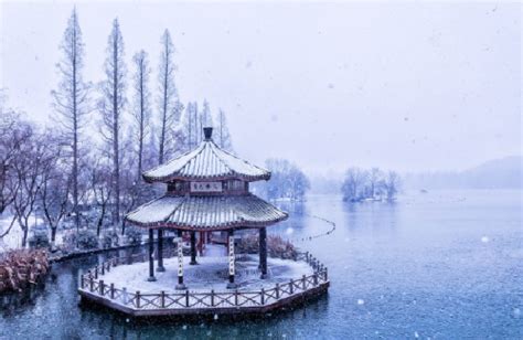 一下雪，杭州就变成了临安，来看看西湖“断桥残雪”的美景吧
