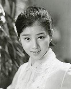 吉永小百合这组照片《鹤》拍摄于1988年，难以想象当时她已经43岁了