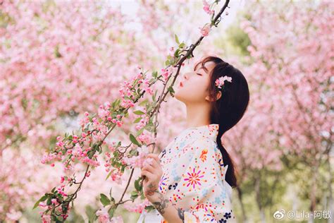 春色撩人图片