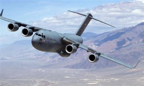 美空军动用C-17战略运输机前往中国运送救灾物资_资讯_凤凰网