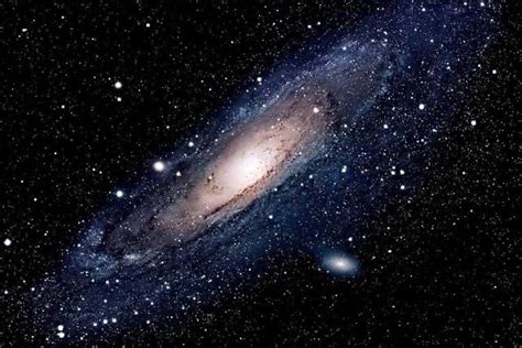 宇宙星体大比拼--地球有多渺小？在这个星球面前地球的大小简直微不足道。
