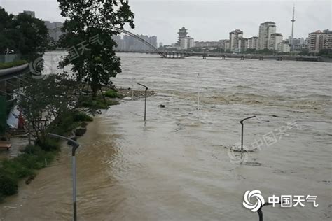 雨势凶猛！云南多地发生泥石流洪涝灾害 道路坍塌农田被淹-图片频道