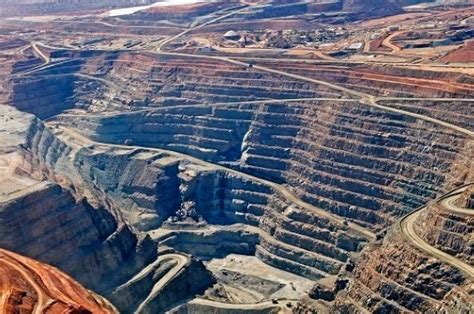 2019年全球稀土行业产量分布、进出口量及价格变化：全球稀土矿产量21万吨，中国稀土矿产量全球第一[图]_智研咨询
