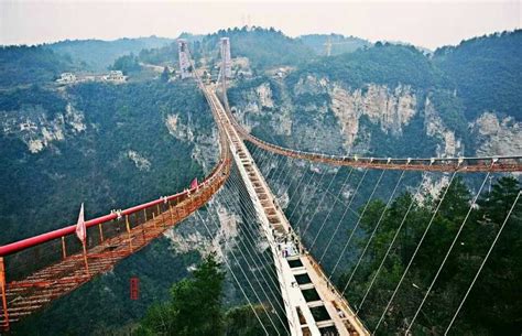 张家界玻璃桥试运营创多个世界之最 - 张家界中国旅行社