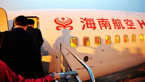 收购天津航空后 海航控股上半年净利润下滑三成|界面新闻