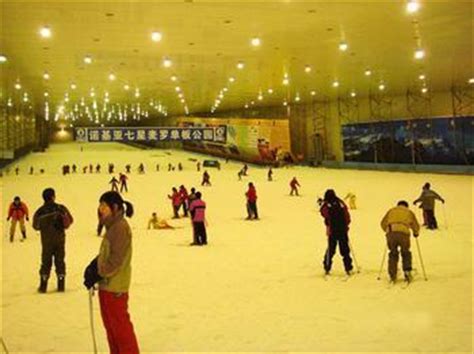 上海在建全球最大室内滑雪场雏形已现，9万平方米主体网架完成建设 - 知乎
