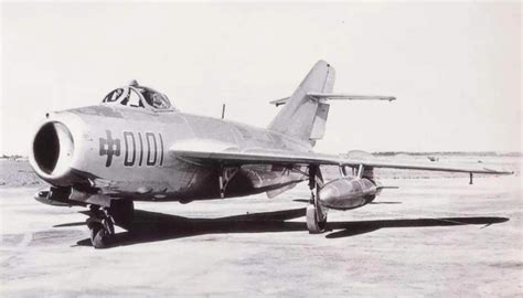 1956年第一架喷气式歼击机－国务院国有资产监督管理委员会