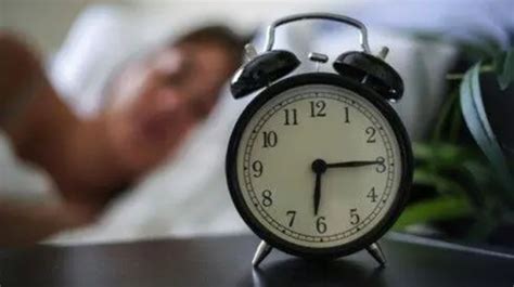 早睡早起对身体有什么好处-早睡早起对身体的好处介绍-六六健康网