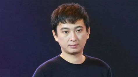 王思聪谈李易峰:不会唱歌跳舞就长得好看_手机新浪网