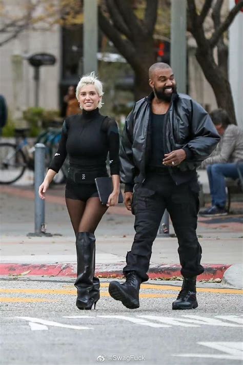 约会的Ye老开心了 Kanye West和老婆在卡尔弗城约会中