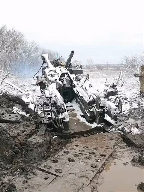 俄军首次摧毁乌M777榴弹炮，先上自杀无人机，随后冰雹火箭炮覆盖|无人机|俄军|M777榴弹炮_新浪新闻