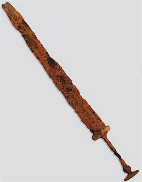西汉钢剑；西汉玉格铁剑-徐州博物馆（徐州汉画像石艺术馆）