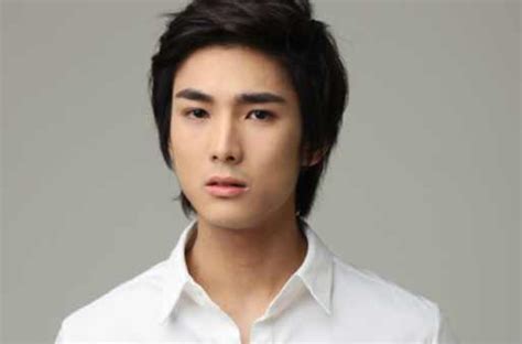 历史上的今天10月28日_1985年崔宇革出生。崔宇革，韩国男演员