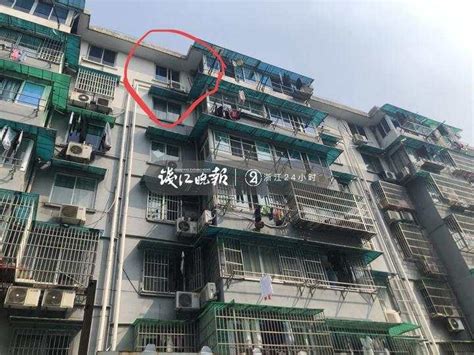杭州一岁多男童7楼坠亡 邻居：小孩子的小床就在窗户边