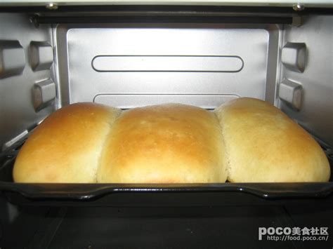 新手怎么学做面包,自己在家学做面包,最简单的烤箱面包_大山谷图库