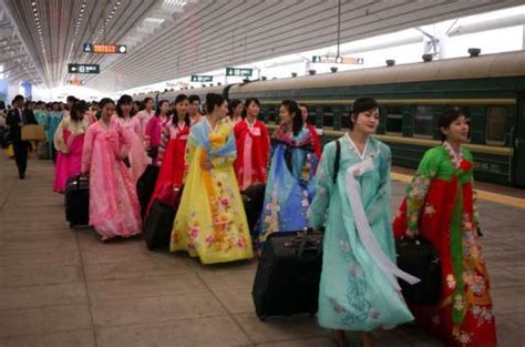 金正恩坐火车前往越南 他的专列长啥样儿？|金正恩|朝鲜|专列_新浪新闻