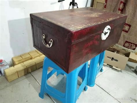 上海老式牛皮箱修复翻新及更换五金件-老式皮箱修复-产品中心-上海专业老樟木箱修复翻新刷漆