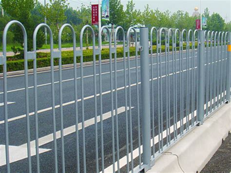 【市政护栏】马路中间防护栏 道路临时隔离护栏多少钱 - 拓轩 - 九正建材网