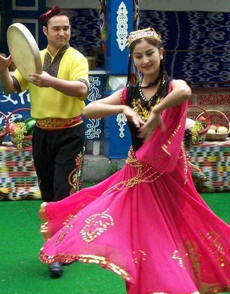新款新疆舞蹈服装演出服女成人民族风维吾尔族现代表演服装女长裙-阿里巴巴