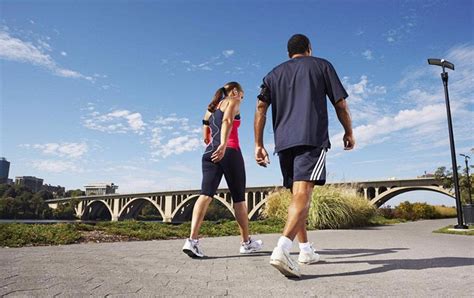 步行是最好的运动，专家教你如何走路更健康|步行|慢性病|心脏病_新浪新闻