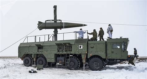 俄军突然亮出“核大棒” 同时从海陆空发射洲际导弹和巡航导弹
