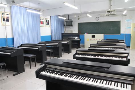 电子钢琴实训室 - 河北外国语学院 hebei international studies university