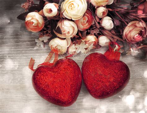 爱情人节有心和玫瑰花高清图片下载-正版图片504031724-摄图网