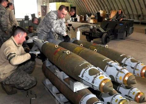 美国援助的80吨弹药已到货！为表“忠心”乌克兰敢向俄罗斯开火吗