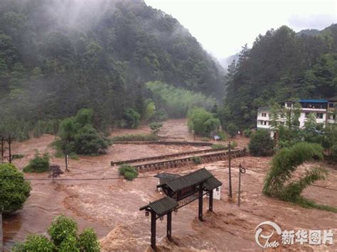 博白一村庄被洪水围困 - 广西首页 -中国天气网