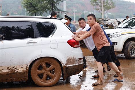 河南巩义：被洪水冲毁的楼房-人民图片网