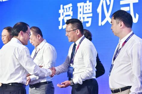 Micro Focus 正式签约温州国际云软件谷，赋力打造中国特色软件名城_中华网