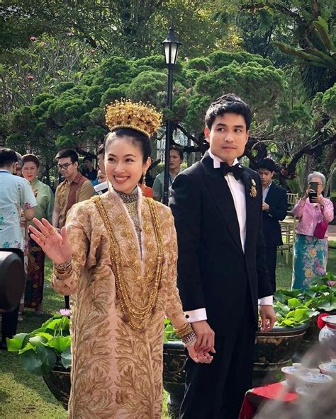 泰国第一变性美人Poyd风光大嫁，感叹自己比女孩幸运，嫁给了王子