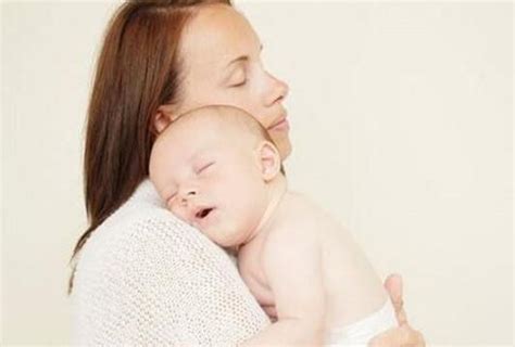 宝宝几个月可以竖着抱 抱宝宝的正确姿势一定要知道！-健康经验本