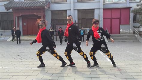 北京百荣伟卡曳步舞《花式十二》 - 知乎
