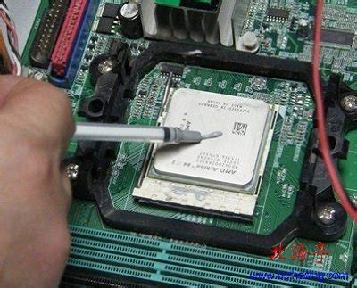 硅脂,小编教你怎么在电脑CPU上涂散热硅脂 - Win7 - 教程之家