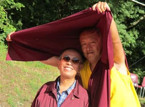 不丹的本卓仁波切（左）（摄于不丹） – 阿楚仁波切