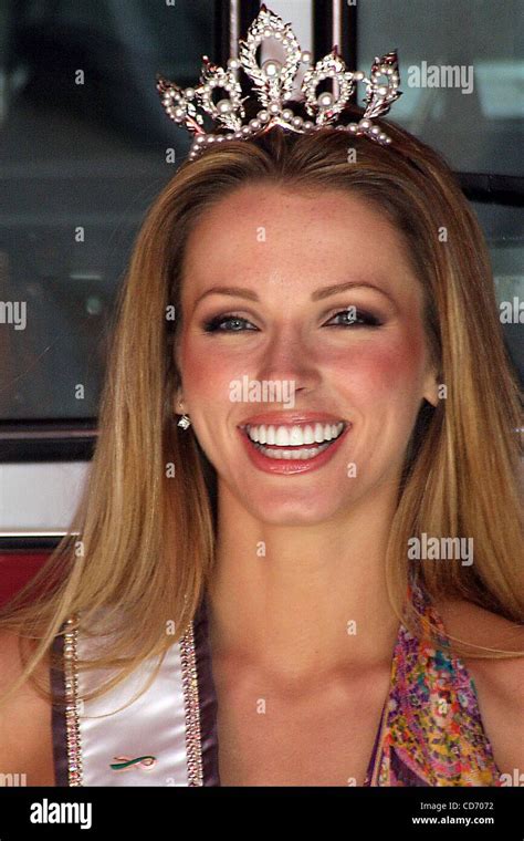 Miss usa 2004 shandi finnessey hi-res stock photography and images - Alamy