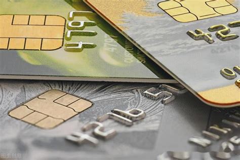 信用卡基础知识之卡片种类：芯片卡、磁条卡、闪付卡！-借春秋官网
