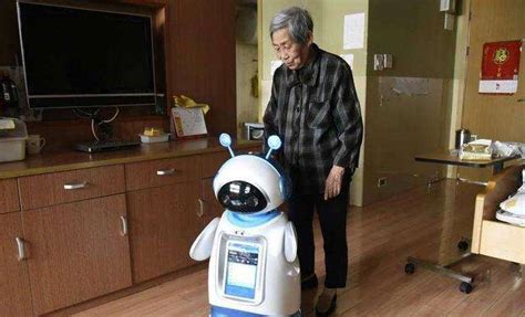 养老机器人|潜在消费者很多，未来前景广阔新闻中心智慧养老机器人服务商