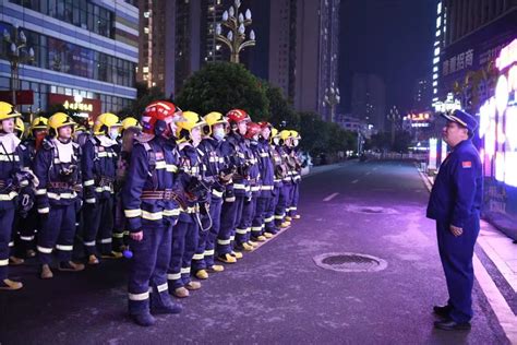 贵州省消防救援总队授旗授衔换装仪式贵阳举行（组图）