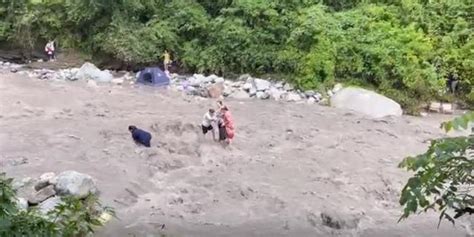 四川彭州龙槽沟“813”突发山洪灾害，致7人死亡、8人轻伤。_腾讯视频