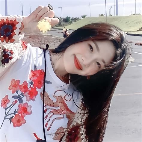 朴秀荣壁纸Jiy图片 朴秀荣壁纸Jiy图片