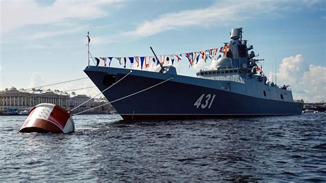 俄海军新型护卫舰首舰入列，未来可搭载高超音速导弹_凤凰网视频_凤凰网
