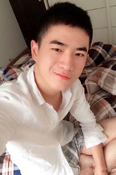 帅气大叔自拍照图片