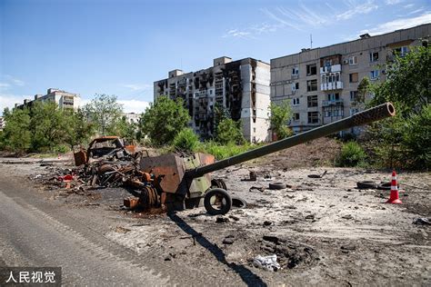 俄罗斯占领的顿涅茨克遭到了乌克兰军队的袭击
