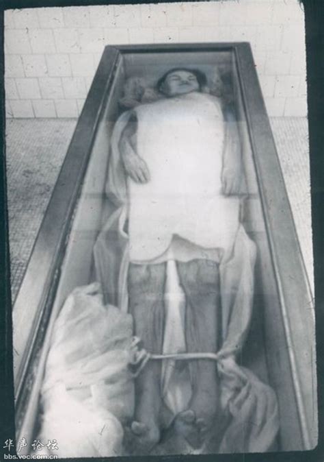 1975年长沙马王堆千年女尸刚出土时的老照片 - 图说历史|国内 - 华声论坛