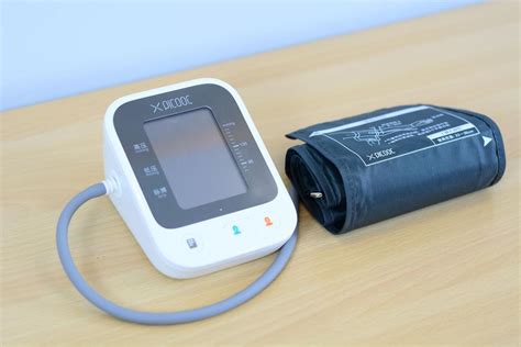 家用电子血压计哪个牌子质量好又精准？ - 神奇评测