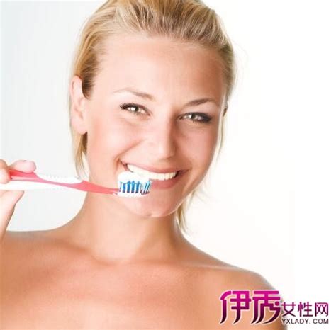 【刷牙牙龈老出血怎么办】【图】刷牙牙龈老出血怎么办呢 4种方法教你如何正确刷牙_伊秀健康|yxlady.com