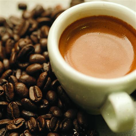 咖啡豆浅度中度深度烘焙特点区别 不酸的咖啡属于什么烘焙程度？ 中国咖啡网